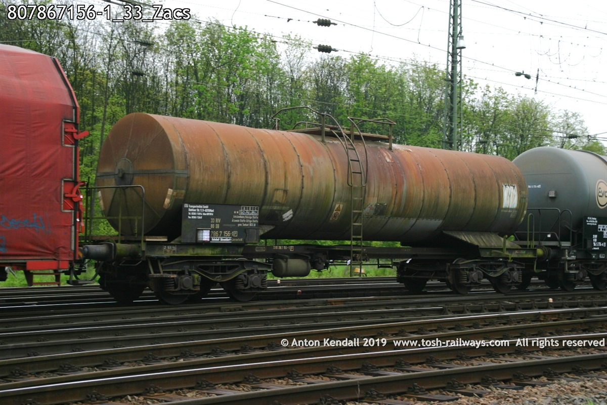 807867156-1_33_Zacs.jpg
